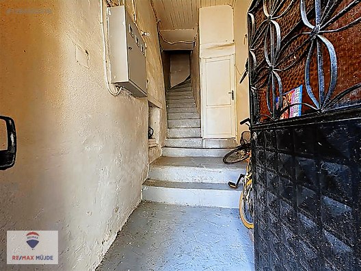 BALAT'TA TRAFİĞE KAPANACAK CADDEDE HALİÇ MANZARALI 4 KATLI BİNA - İSTANBUL FATİH fotoğraf 11
