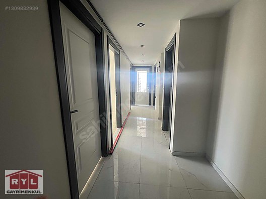 KARTAL YAKACIKTA SİTE İÇİNDE YÜKSEK KATTA FERAH 2+1 DAİRE - İSTANBUL KARTAL fotoğraf 11