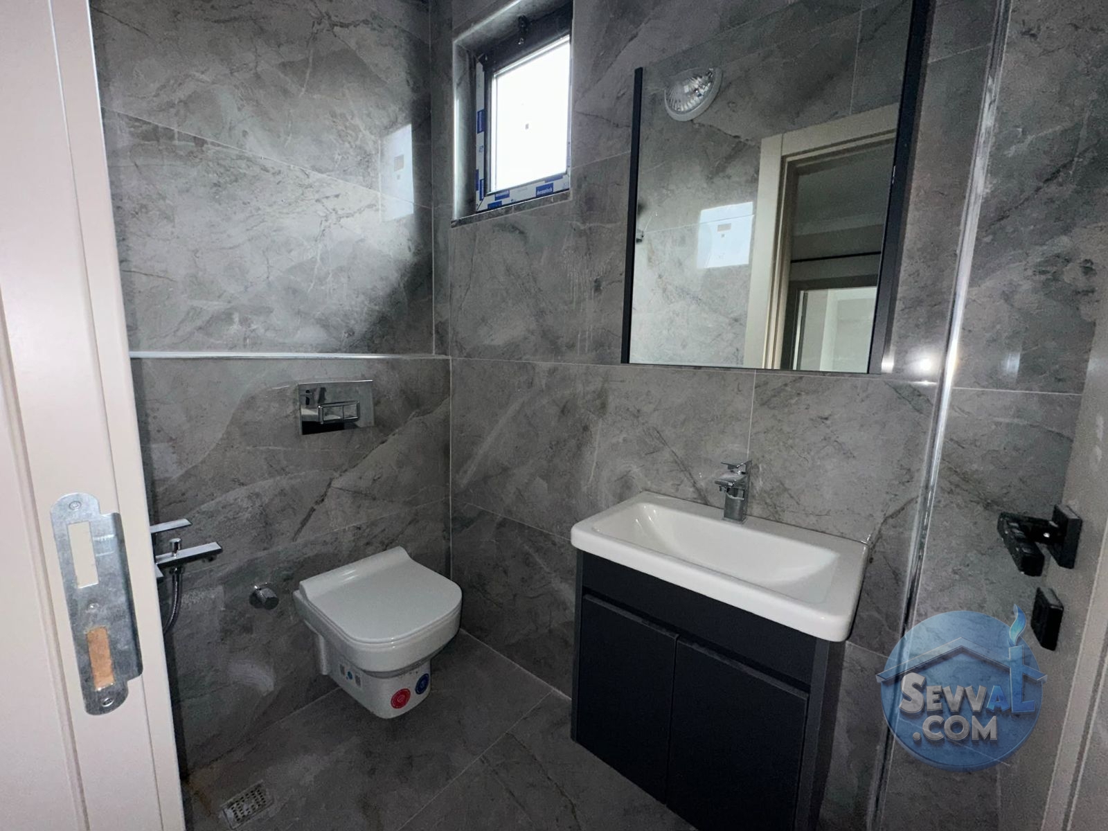 TOPÇULAR MH. SIFIR - EBEVENY BANYOLU - 3+1 ÇATI DUBLEKS - Kocaeli Gölcük fotoğraf 2