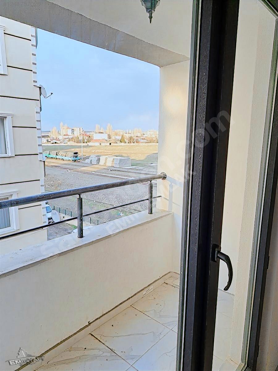 EMİR EMLAK GAYRİMENKULDEN ACİLL SATILIK 2+1 İSTASYON MAH. - KARS MERKEZ fotoğraf 3