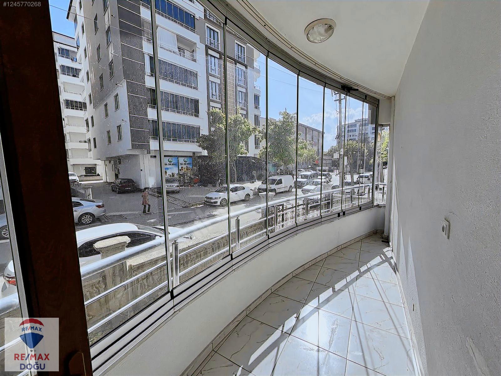 REMAX DOĞUDAN SÜRSÜRÜ MAHALLESİ SATILIK 145 M2 3+1 DAİRE - ELAZIĞ MERKEZ fotoğraf 4