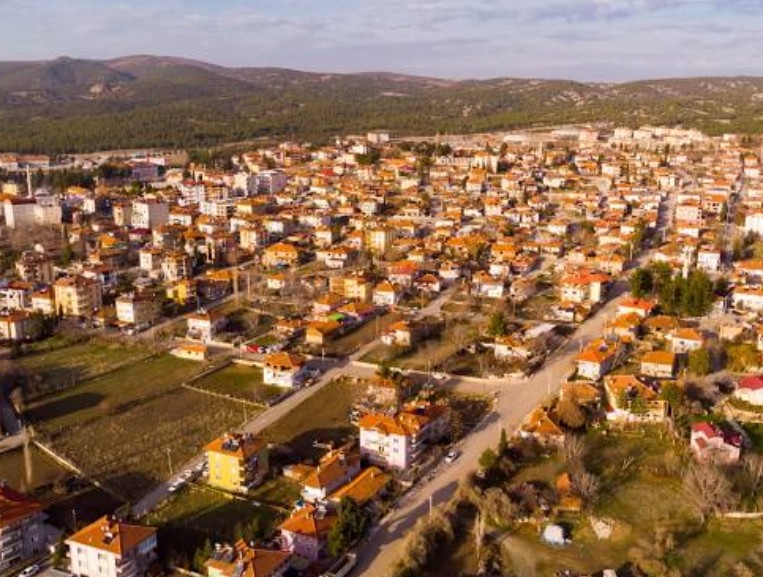 BURDUR YEŞİLOVA BÜYÜKYAKA KÖYÜ’NDE 2.400 M² TARLAMIZ  SATILIKTIR. - BURDUR YEŞİLOVA fotoğraf 9