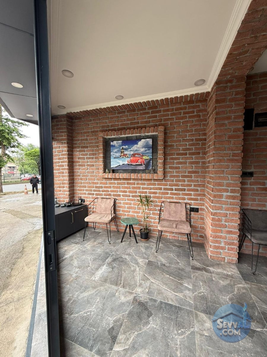 D-100 KARAYOLUNA CEPHE TABELA DEĞERİ YÜKSEK DÜKKAN OFİS - Kocaeli Gölcük fotoğraf 5