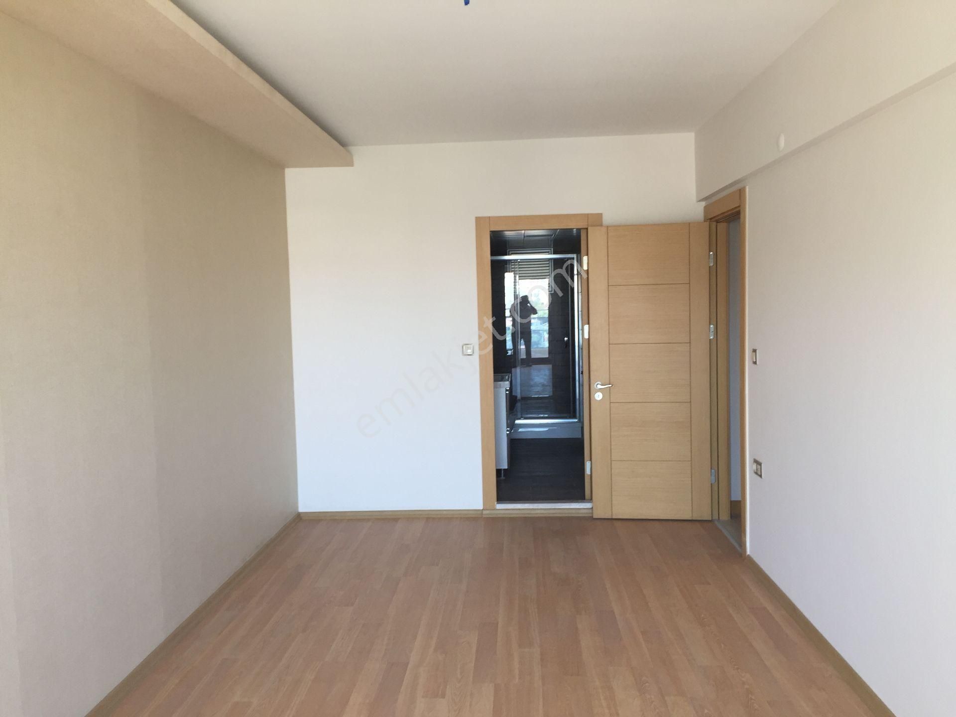 Yenigirne De 3+1- 160m2 Daire Satılık - Kiralık Daire Ler - Bina Lar - Arsa Lar - İZMİR BAYRAKLI fotoğraf 3