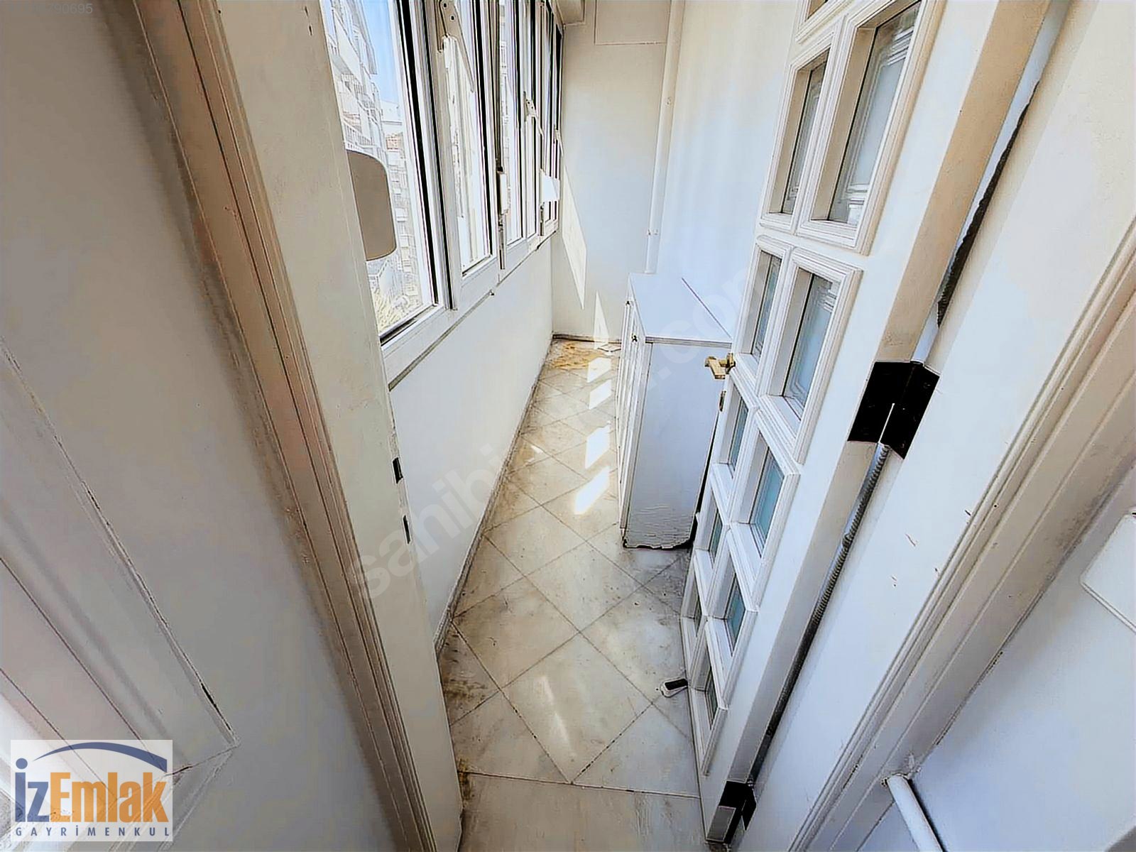 İzEmlak - Mustafabey Caddesi Yakınında 4 Oda 220m2 Satılık Daire - İZMİR KONAK fotoğraf 7