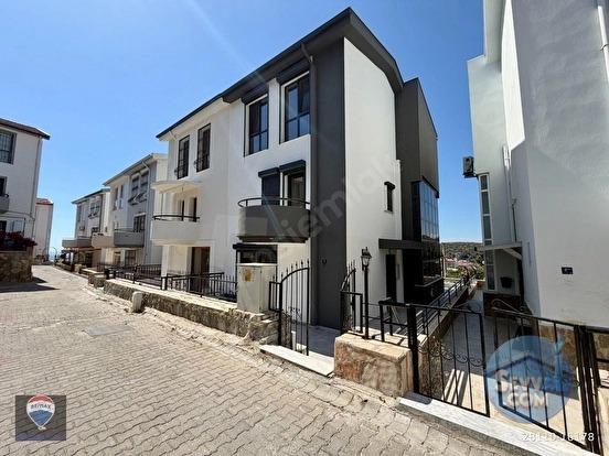 KUŞADASI EFE KONAKLARI SITESI’NDE DENIZ MANZARALI 4+1 TRIPLEKS VILLA - AYDIN KUŞADASI fotoğraf 3