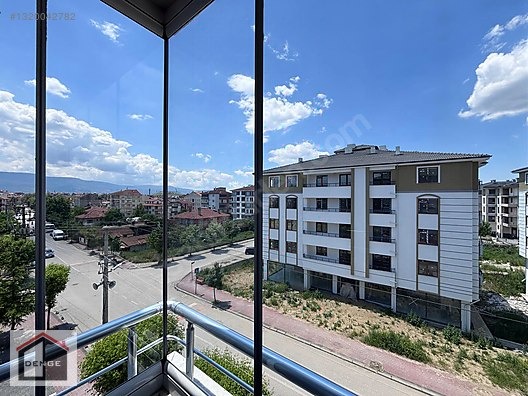 SAĞLIK MAHALLESİ YOL CEPHELİ TAKASA UYGUN SATILIK 2+1 DAİRE - BOLU MERKEZ fotoğraf 11
