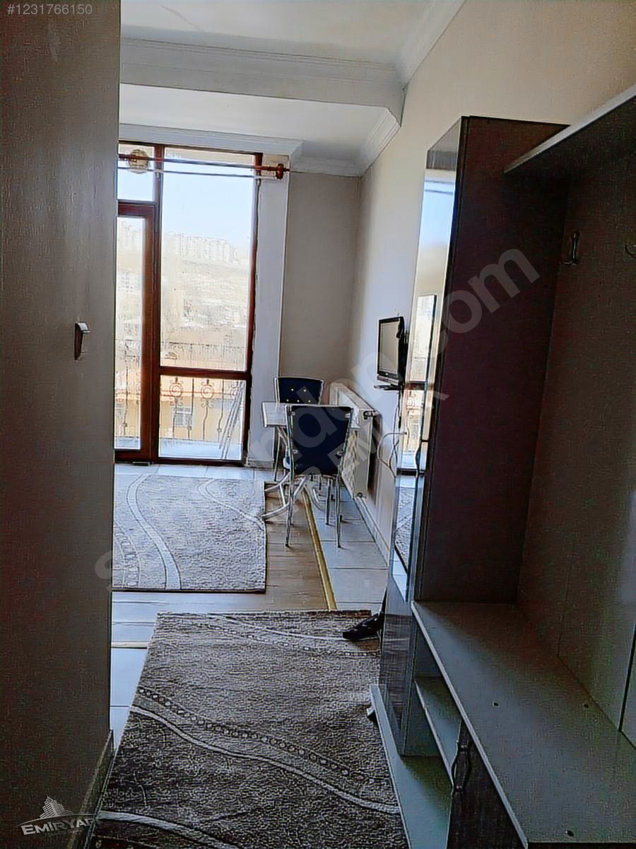 EMİR EMLAKTAN SATILIK ÇARŞI İCİNDE ESYALI APART - KARS MERKEZ fotoğraf 4