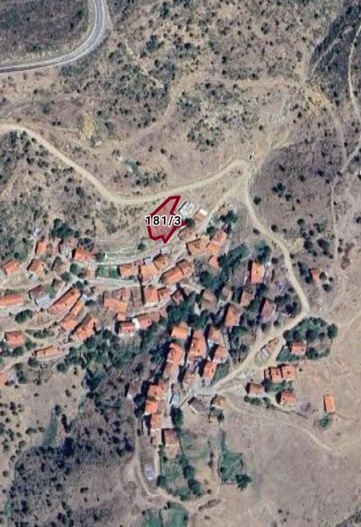KÜTAHYA SİMAV KAPIKAYA  KÖYÜNDE 700 M² TARLA SATILIKTIR. - KÜTAHYA SİMAV fotoğraf 2