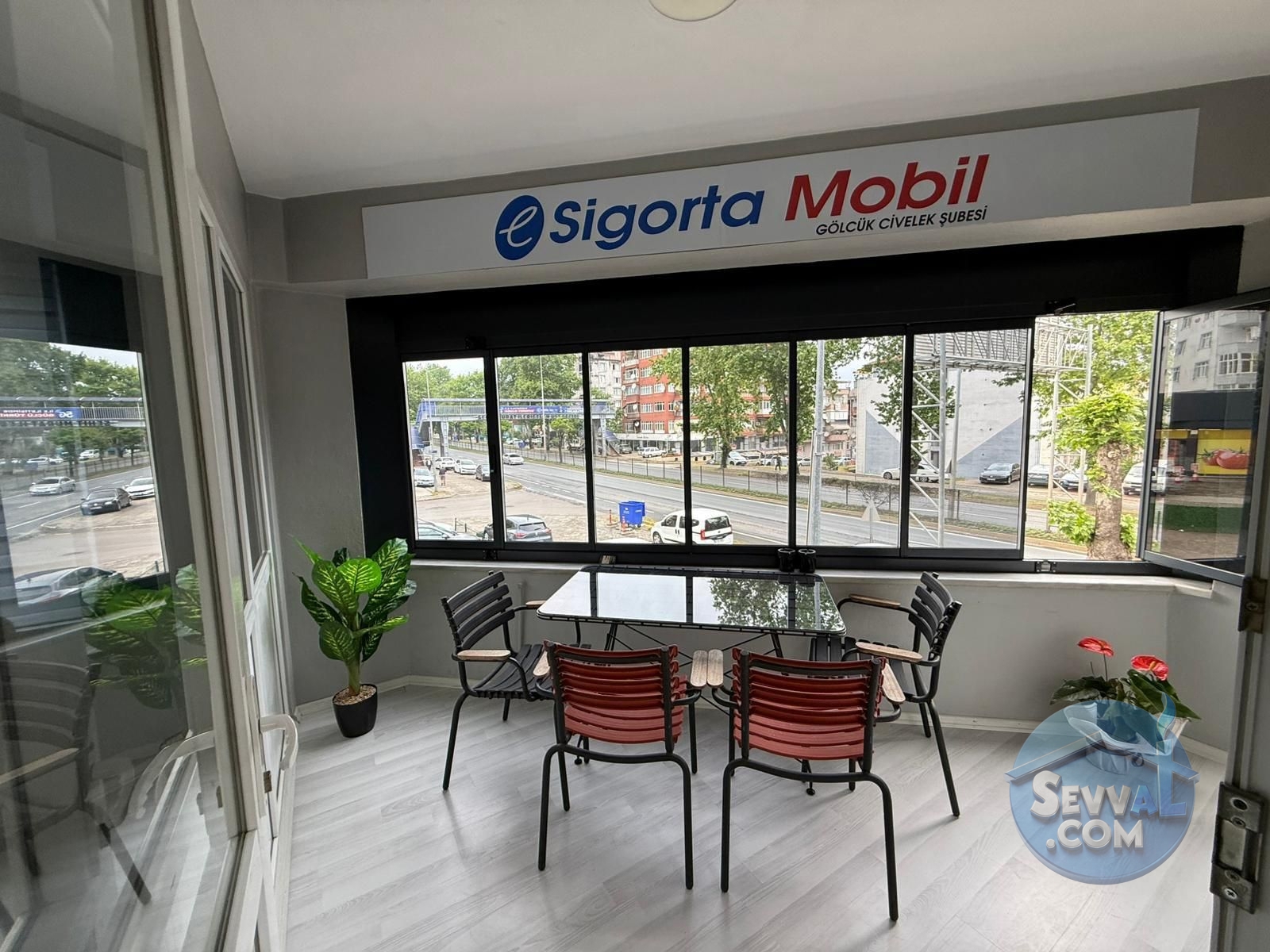 D-100 KARAYOLUNA CEPHE TABELA DEĞERİ YÜKSEK DÜKKAN OFİS - Kocaeli Gölcük fotoğraf 9