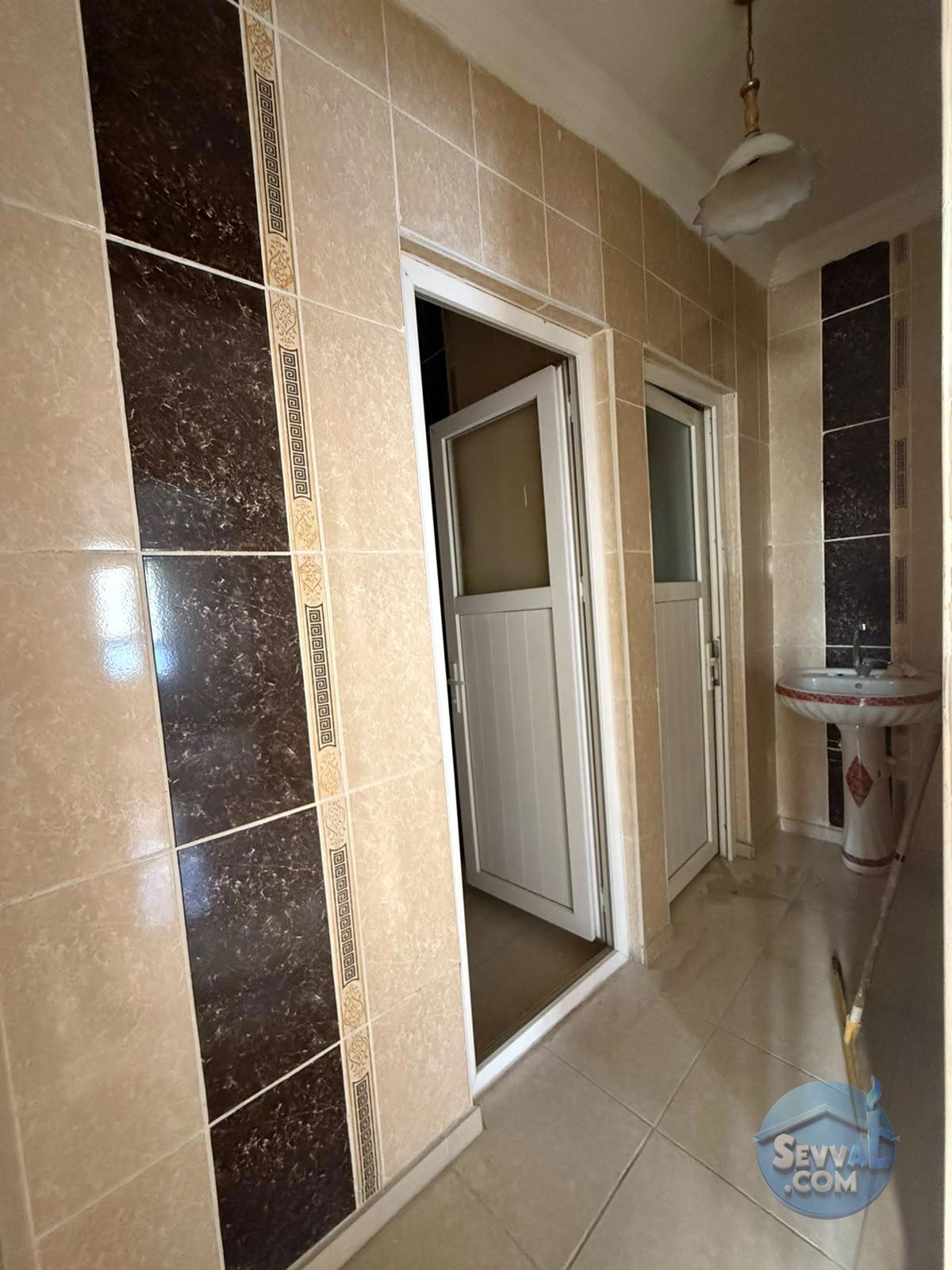 AHMET YESEVİ MAH. 2. KAT 2+1 ODALI 135 m2 DOĞALGAZLI SATILIK SON KAT DAİRE. (EMR - ŞANLIURFA HALİLİYE fotoğraf 8