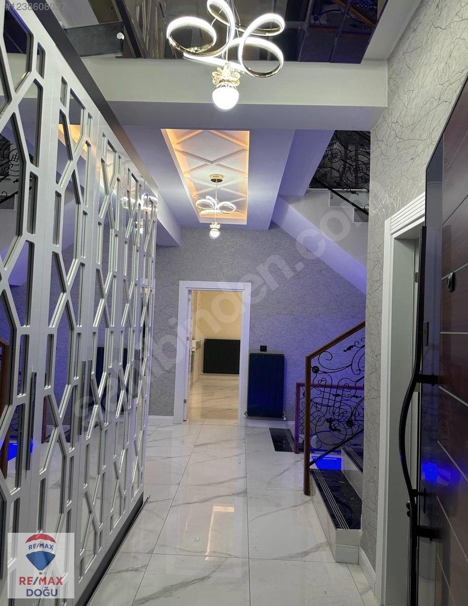 REMAX DOĞU'DAN SÜRSÜRÜ MAHALLESİNDE SATILIK 5+1 LÜX VİLLA - ELAZIĞ MERKEZ fotoğraf 10