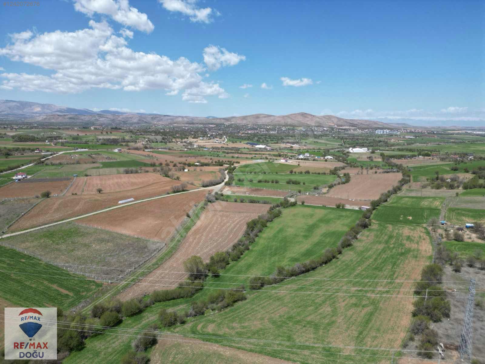REMAX DOĞUDAN HANKENDİ GÖLKÖYDE 4.554 M2 SATILIK FIRSAT TARLA - ELAZIĞ MERKEZ fotoğraf 5