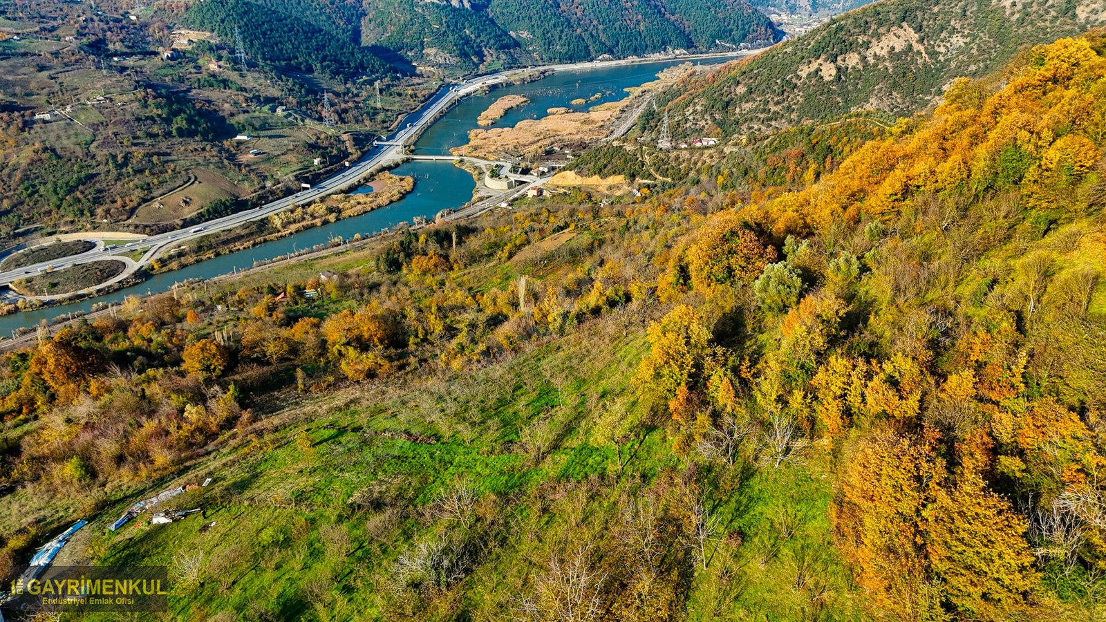 GEYVE DEREKÖYDE 1299 M2 SAKARYA NEHRİ MANZARALI TARLA - SAKARYA GEYVE fotoğraf 28