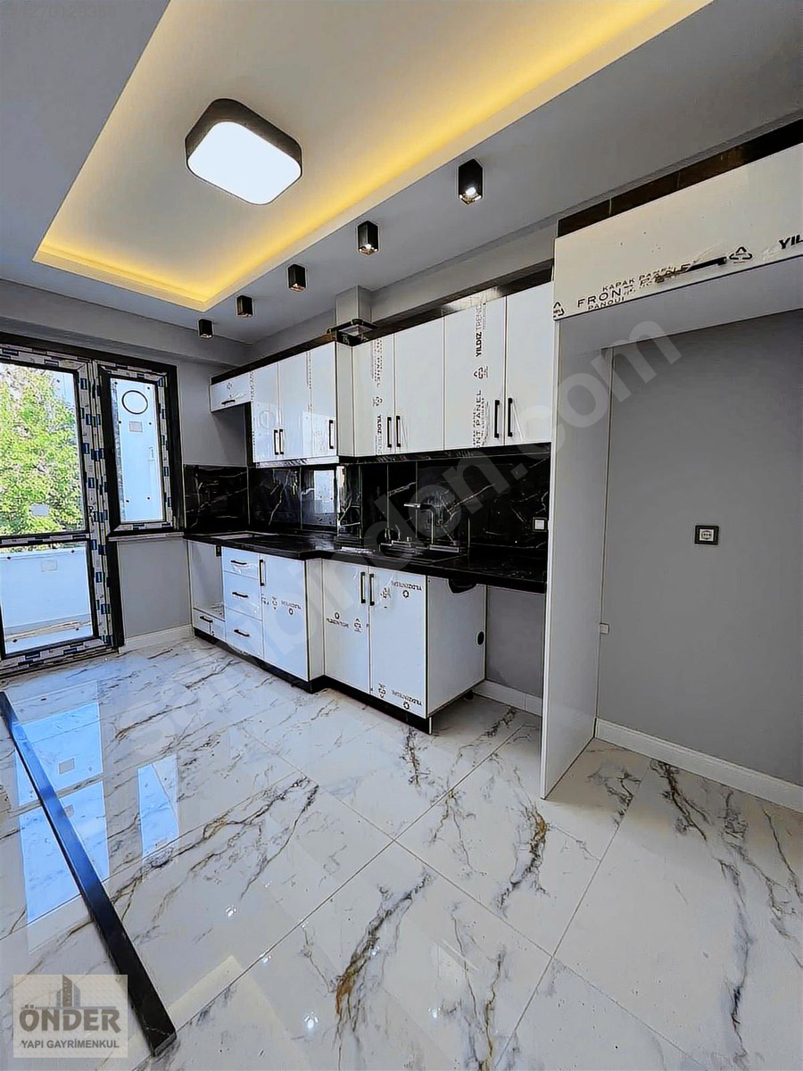 ÖZGÜRLÜK MAH ASANSÖRLÜ 2+1 ULTRA LÜXS ARAKAT - KOCAELİ ÇAYIROVA fotoğraf 7