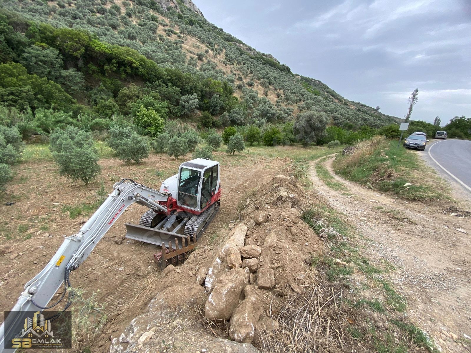 SB EMLAK OFİSİNDEN AKYURT MAHALLESİ SATILIK TARLA(HOBİ BAHÇESİ) - İZMİR TİRE fotoğraf 6