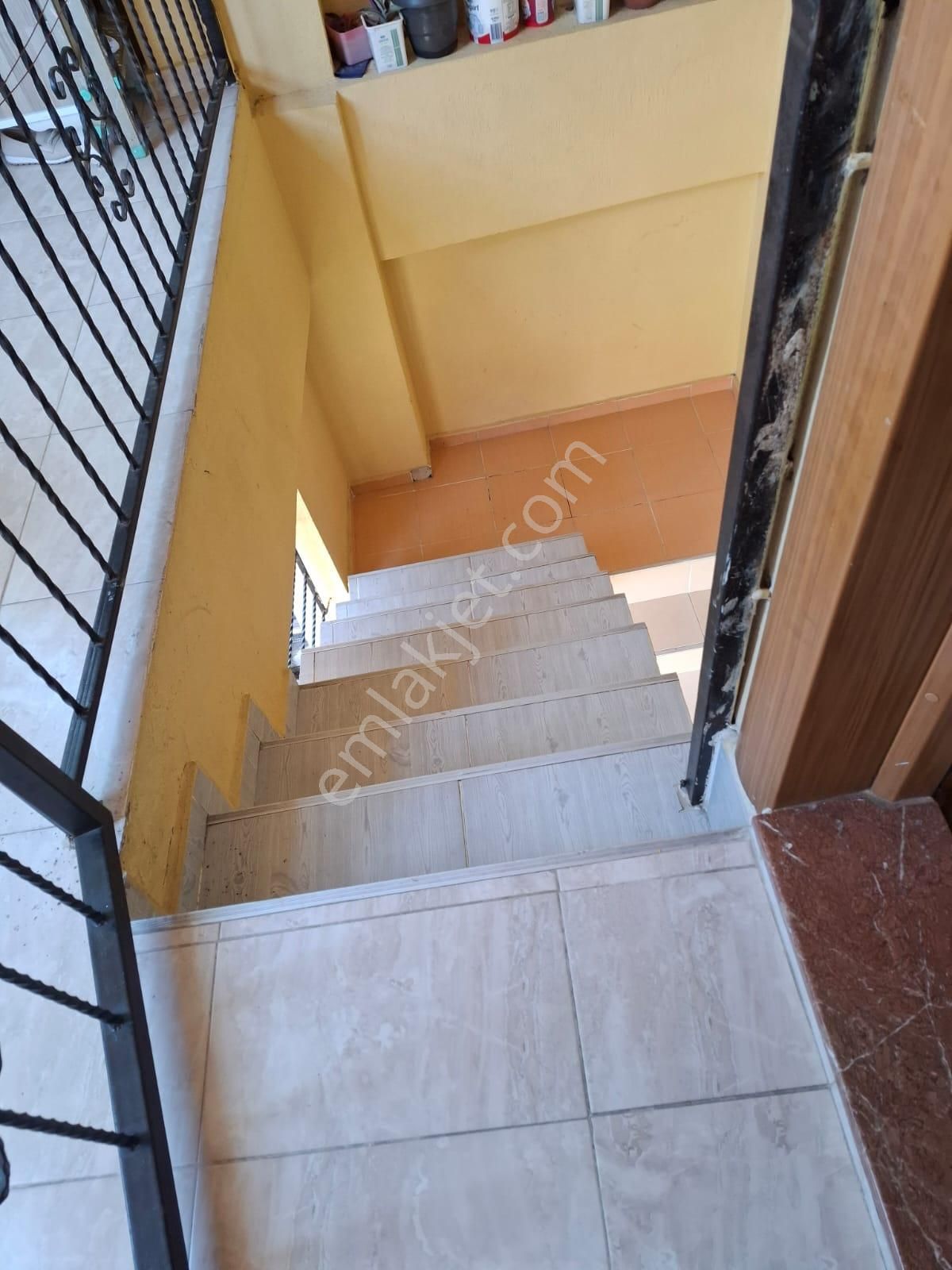 Yamanlar Çeşme Durağı 7345 Sokak No.30 Da 128m2 Mustakil Konple 2 Katlı - İZMİR BAYRAKLI fotoğraf 3