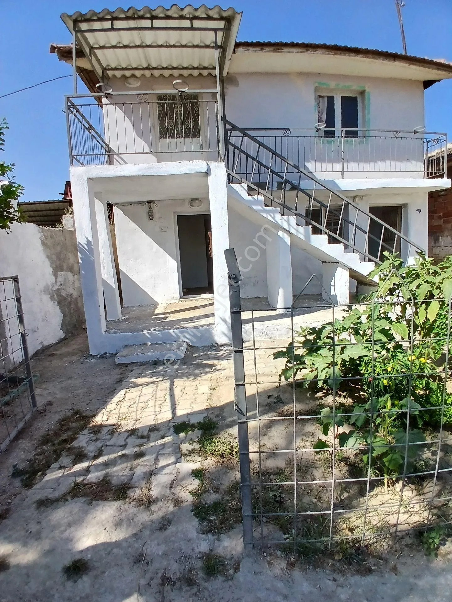 İzmir Torbalı Güllüce Köyünde 2+1 2katlı Ev Satılık - İZMİR TORBALI fotoğraf 2