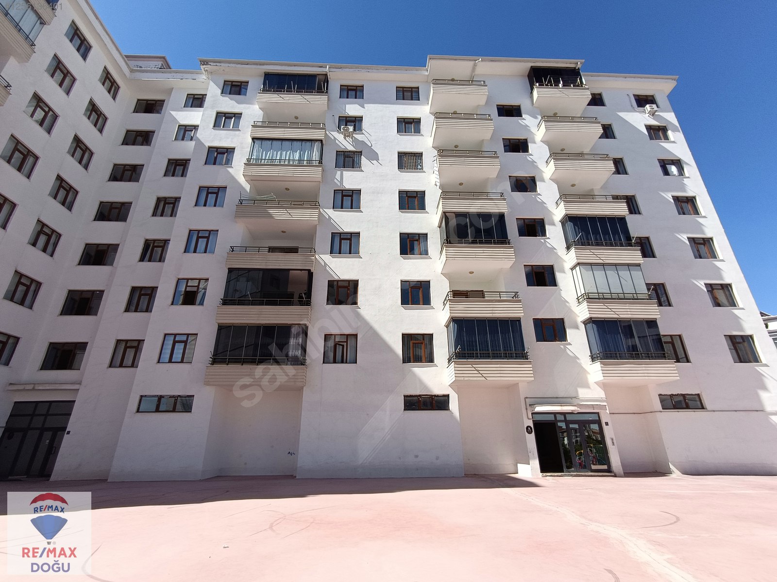 REMAX DOĞUDAN DOĞUKENT MİR ŞEMS SİTESİNDE 4+1 ACİL SATILIK DAİRE - ELAZIĞ MERKEZ fotoğraf 4