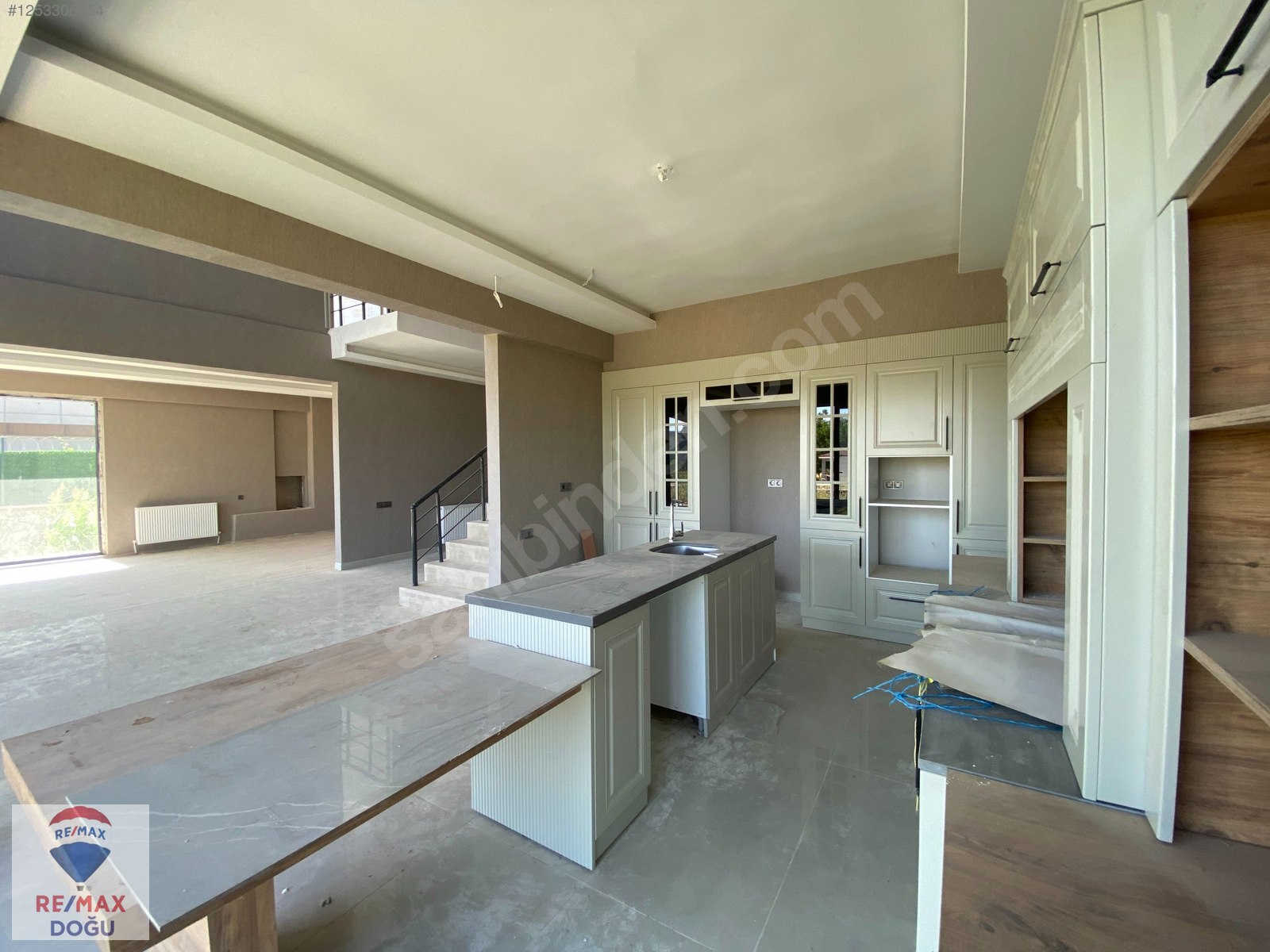 [REMAX DOĞU] FLORA'DA BAHÇELİ + HAVUZLU TRİPLEX VİLLA - ELAZIĞ MERKEZ fotoğraf 10