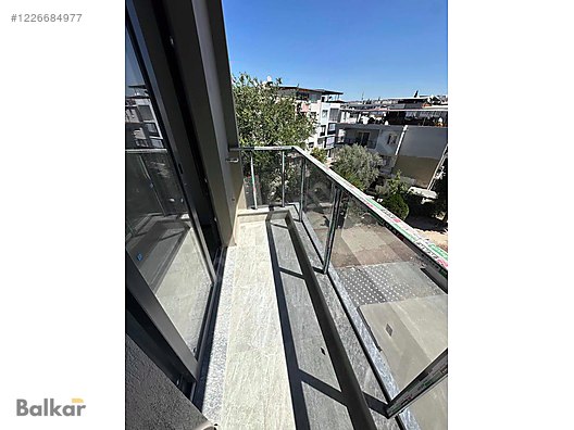 BATI OTOBAN ÇIKIŞI YENİ METRO DURAGININ KARŞISINDA LÜX 1+1 DAİRE - İZMİR BUCA fotoğraf 4