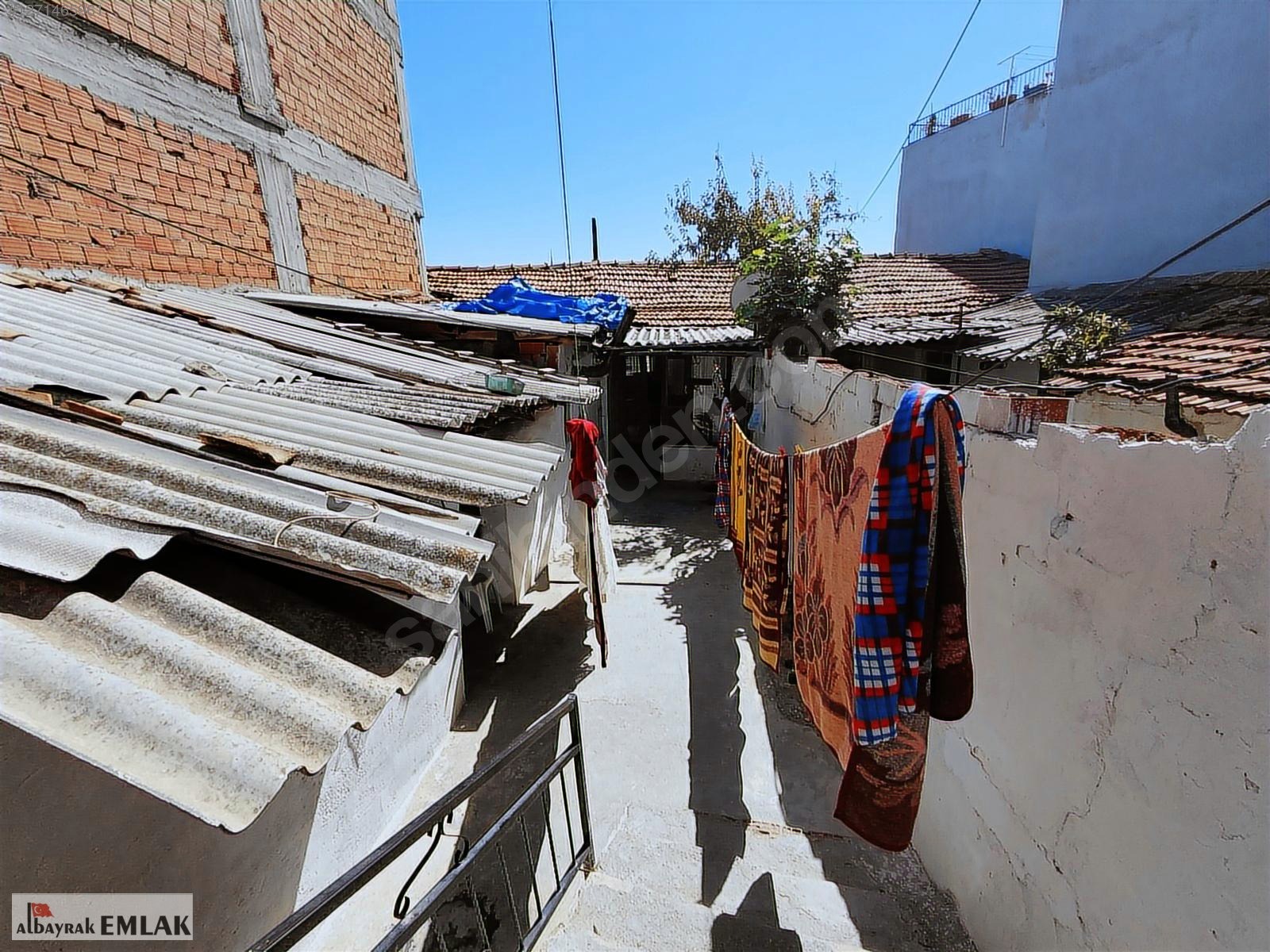 AKHİSAR ZEYTİNLİOVA DA SATILIK 226 M2 ARSA İÇİNDE KÖY EVİ - MANİSA AKHİSAR fotoğraf 9