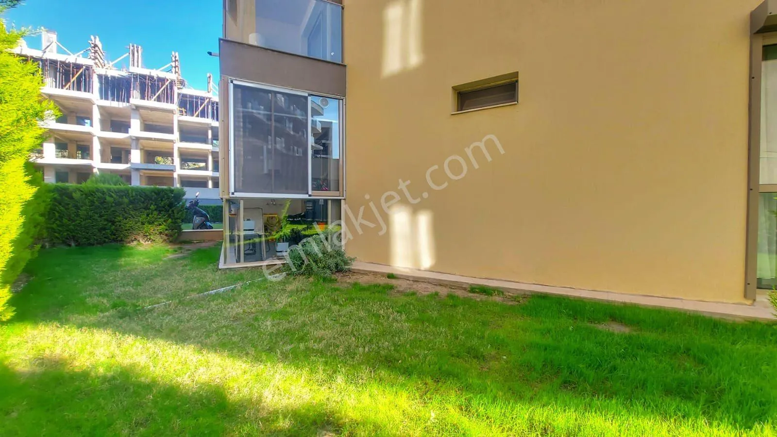 Kuşadası Merkezde Satılık Bahçe Katı Ebeveyn Banyolu 1+1 Daire - AYDIN KUŞADASI fotoğraf 24
