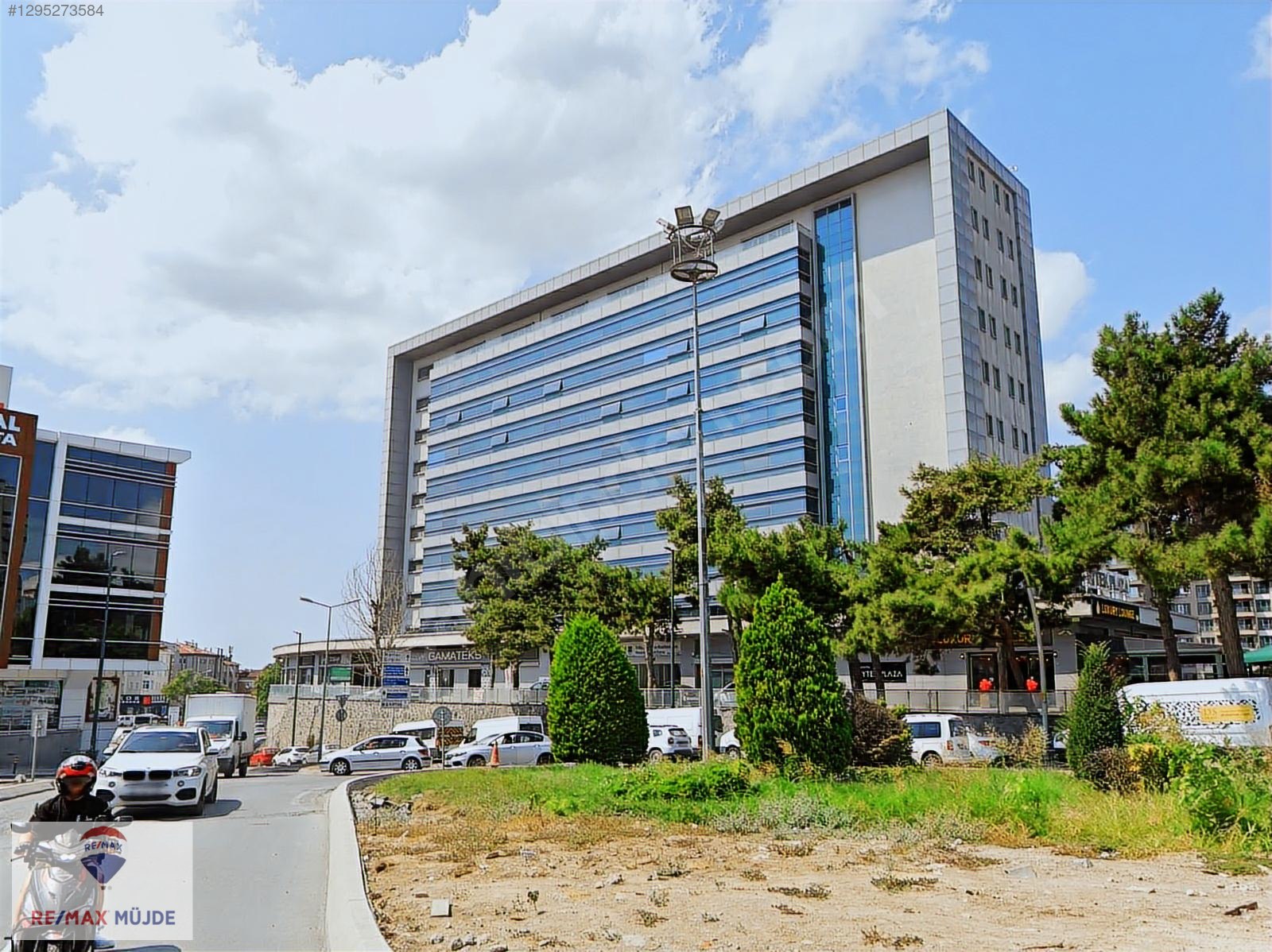 E-5 YAKININDA PREJTİJLİ 900 M2 KİRALIK İŞYERİ - İSTANBUL ZEYTİNBURNU fotoğraf 13