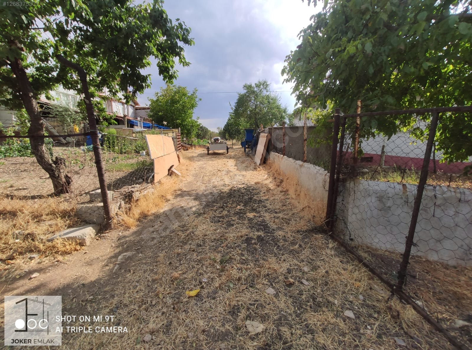 MERKEZ ÇINARCIK KÖYÜNDE 750 m2 SATILIK TARLA - UŞAK MERKEZ fotoğraf 7