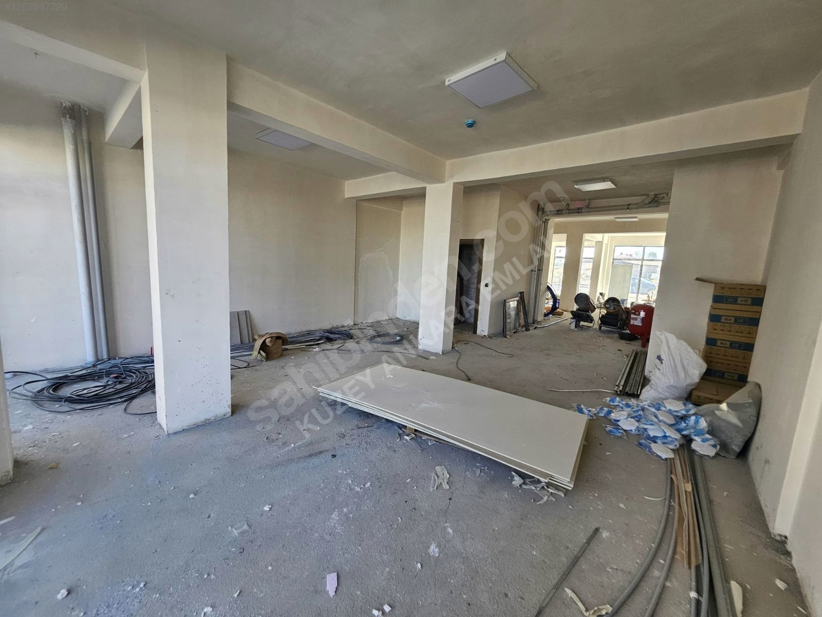 ARAÇ TAKASLI-RESMİ TAPU DEVİR-125 M2 HER İŞE UYGUN SUPER DÜKKAN - ANKARA ÇUBUK fotoğraf 23