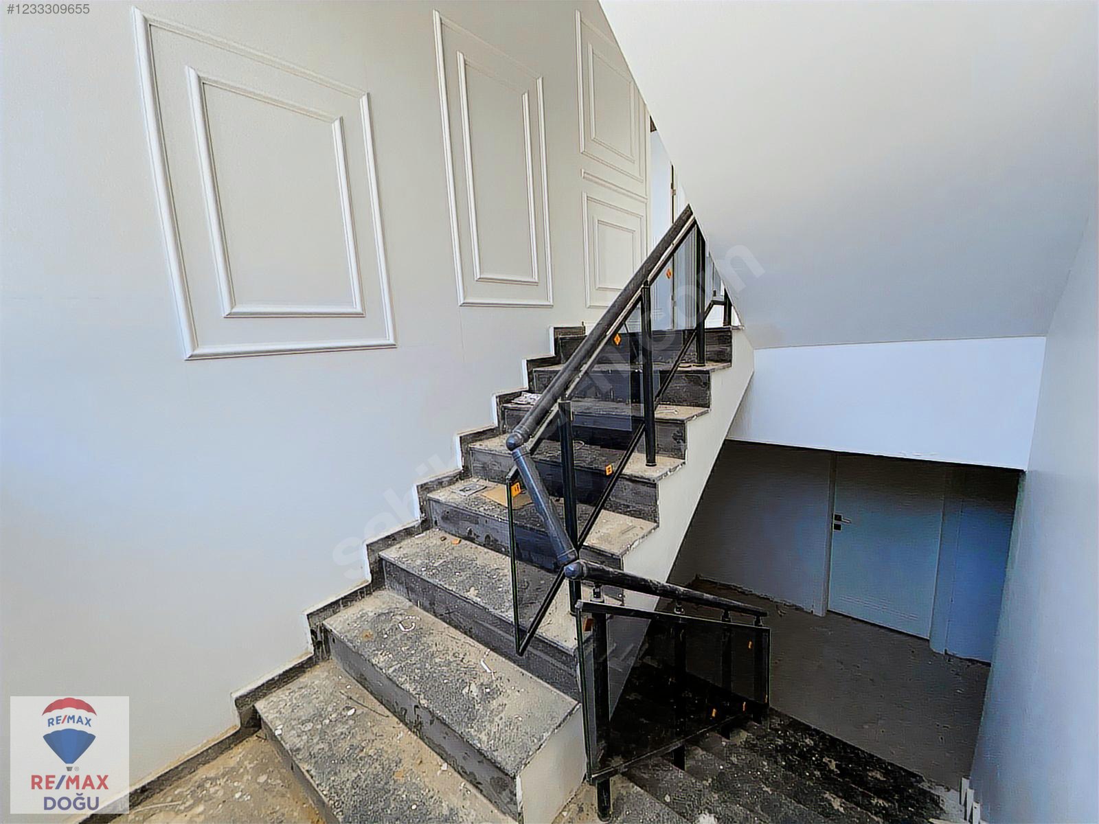 [REMAX DOĞU] MALATYA CADDESİ'NDE MODERN TASARIM HAVUZLU VİLLALAR - ELAZIĞ MERKEZ fotoğraf 5