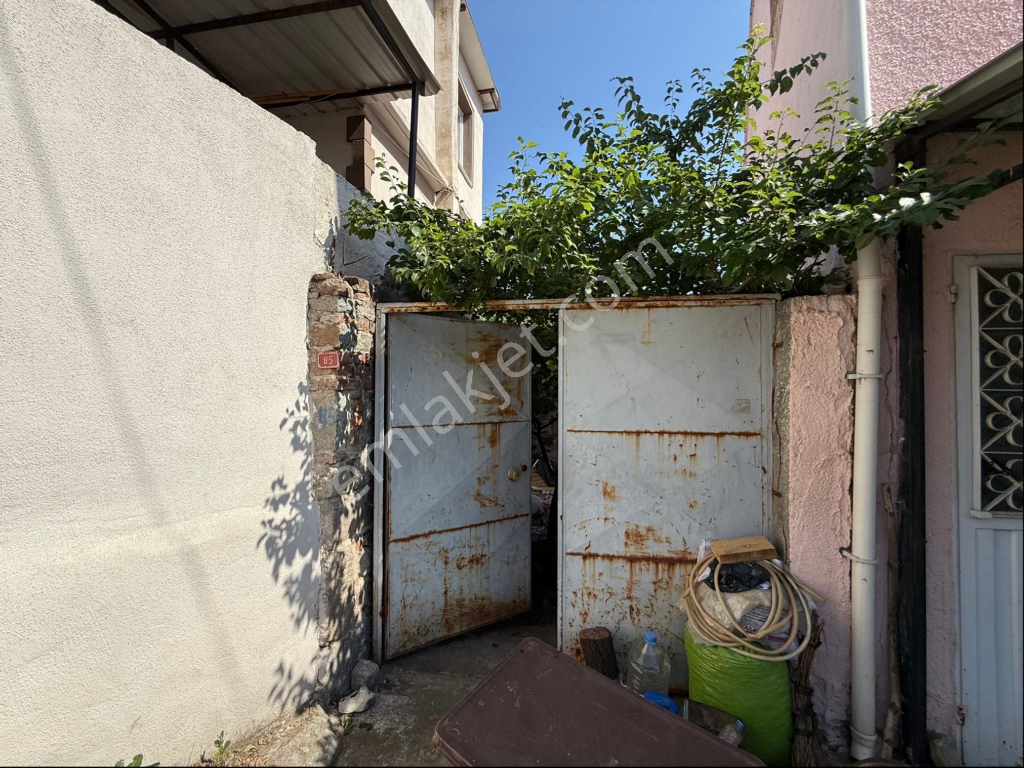 Bergama Kozak Aşağıbey Köyünde Satılık 370m2 Müştemilatlı Ev. - İZMİR BERGAMA fotoğraf 6