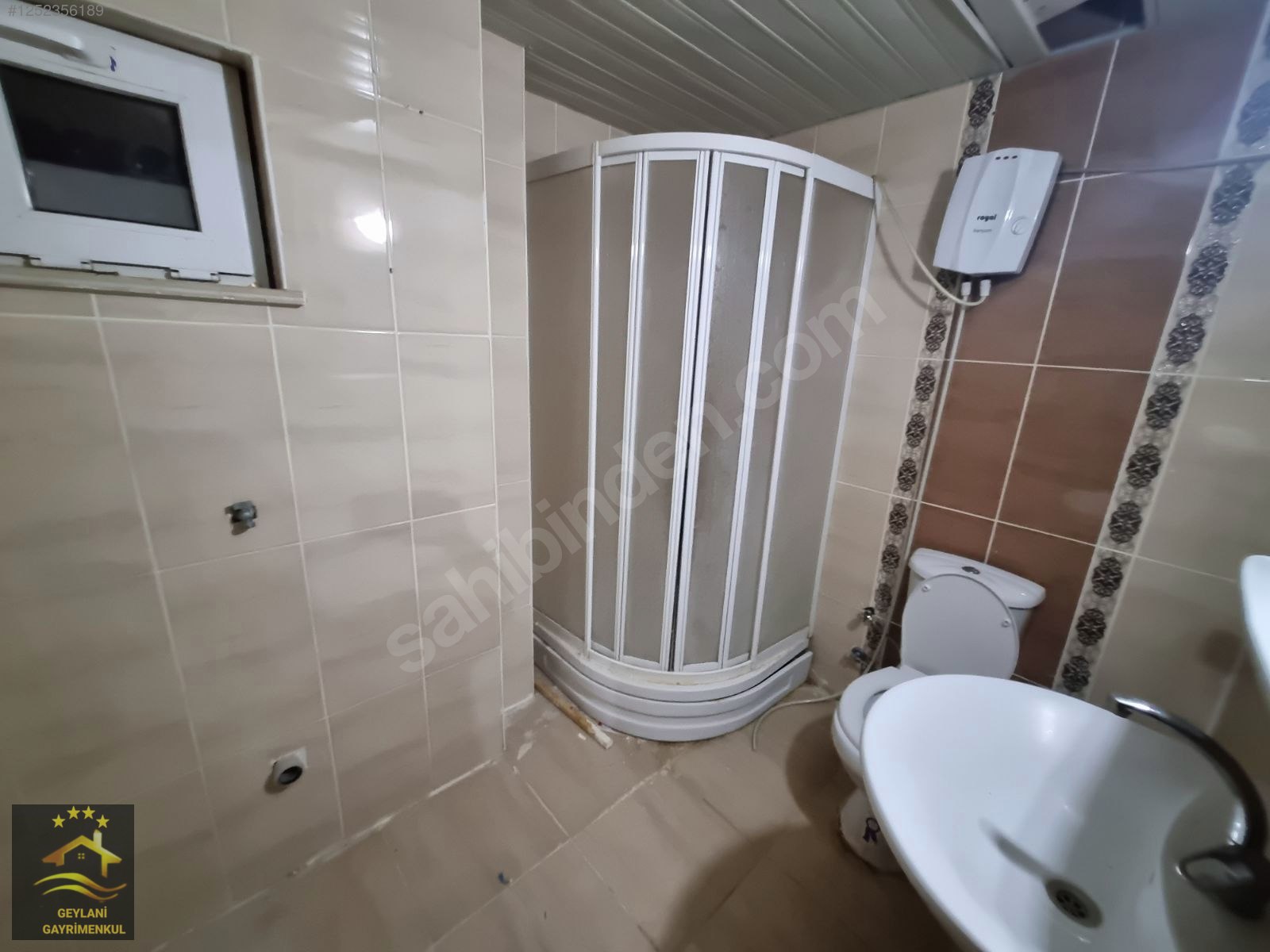 GEYLANİ EMLAKTAN 2.KAT KÖŞE BAŞI SATILK DAİRE - ŞANLIURFA KARAKÖPRÜ fotoğraf 4
