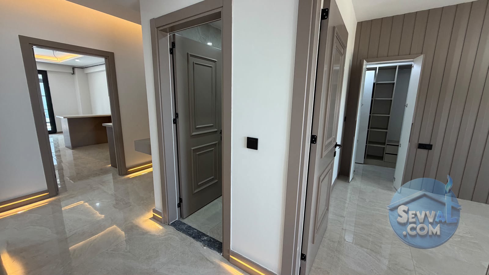 KARAHASANLI’DA LÜKS SİTE İÇERİSİNDE 3,5+1 / 190m2 BRÜT SATILIK DAİRE - DENİZLİ MERKEZEFENDİ fotoğraf 3