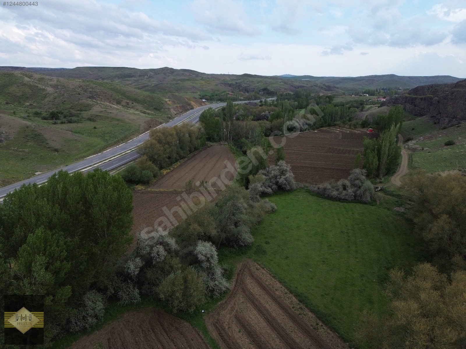 HUZUR YATIRIM'DAN YOL KENARINDA SATILIK ARSA - YOZGAT MERKEZ fotoğraf 3