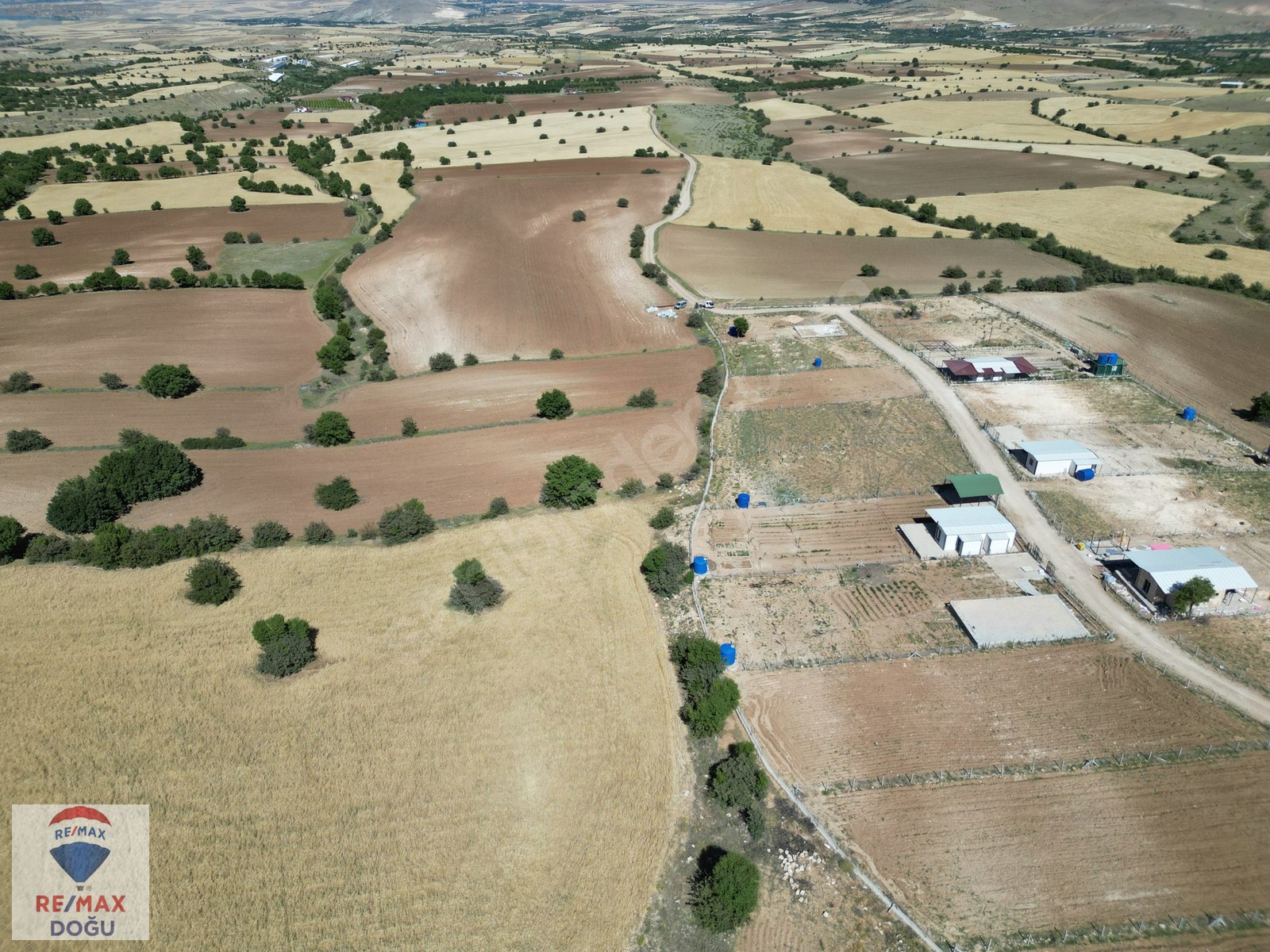 REMAX DOĞUDAN YAZIPINARINDA SATILIK TARLA - ELAZIĞ MERKEZ fotoğraf 7