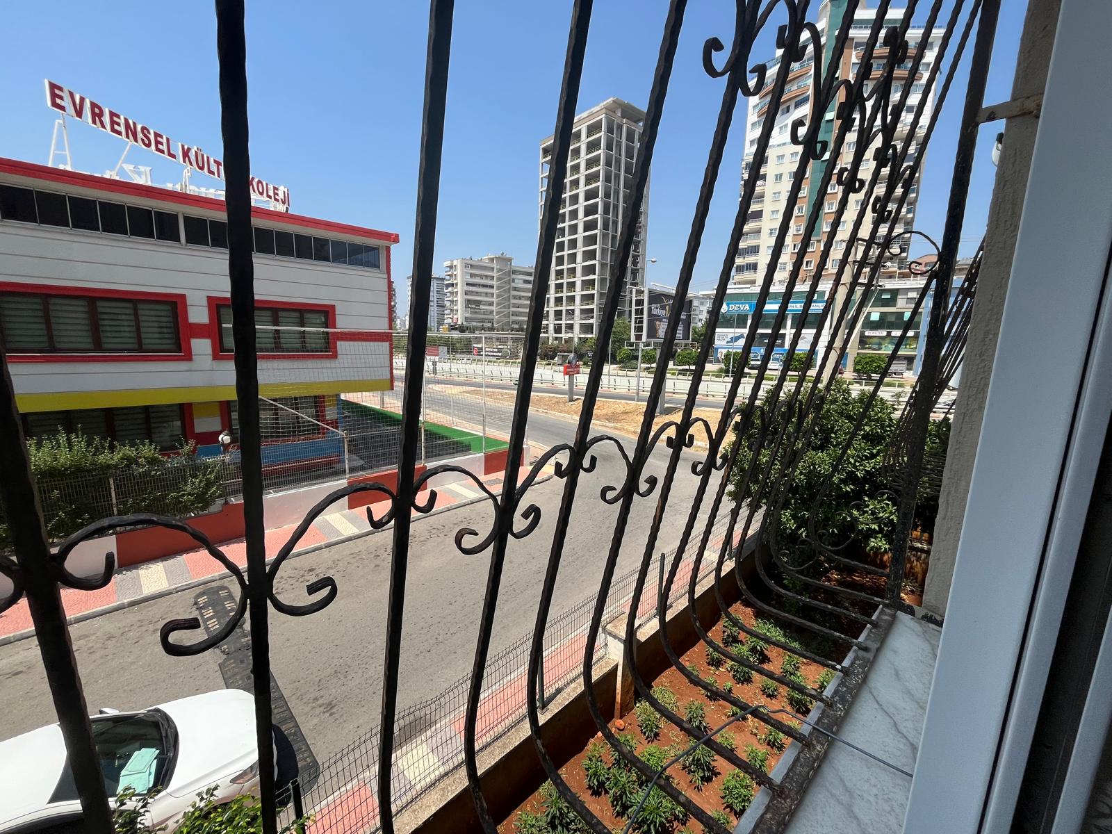 HÜRRİYET MAHALLESİNDE GENİŞ OTURUMLU 3 CEPHELİ 3+1 DAİRE - MERSİN YENİŞEHİR fotoğraf 21