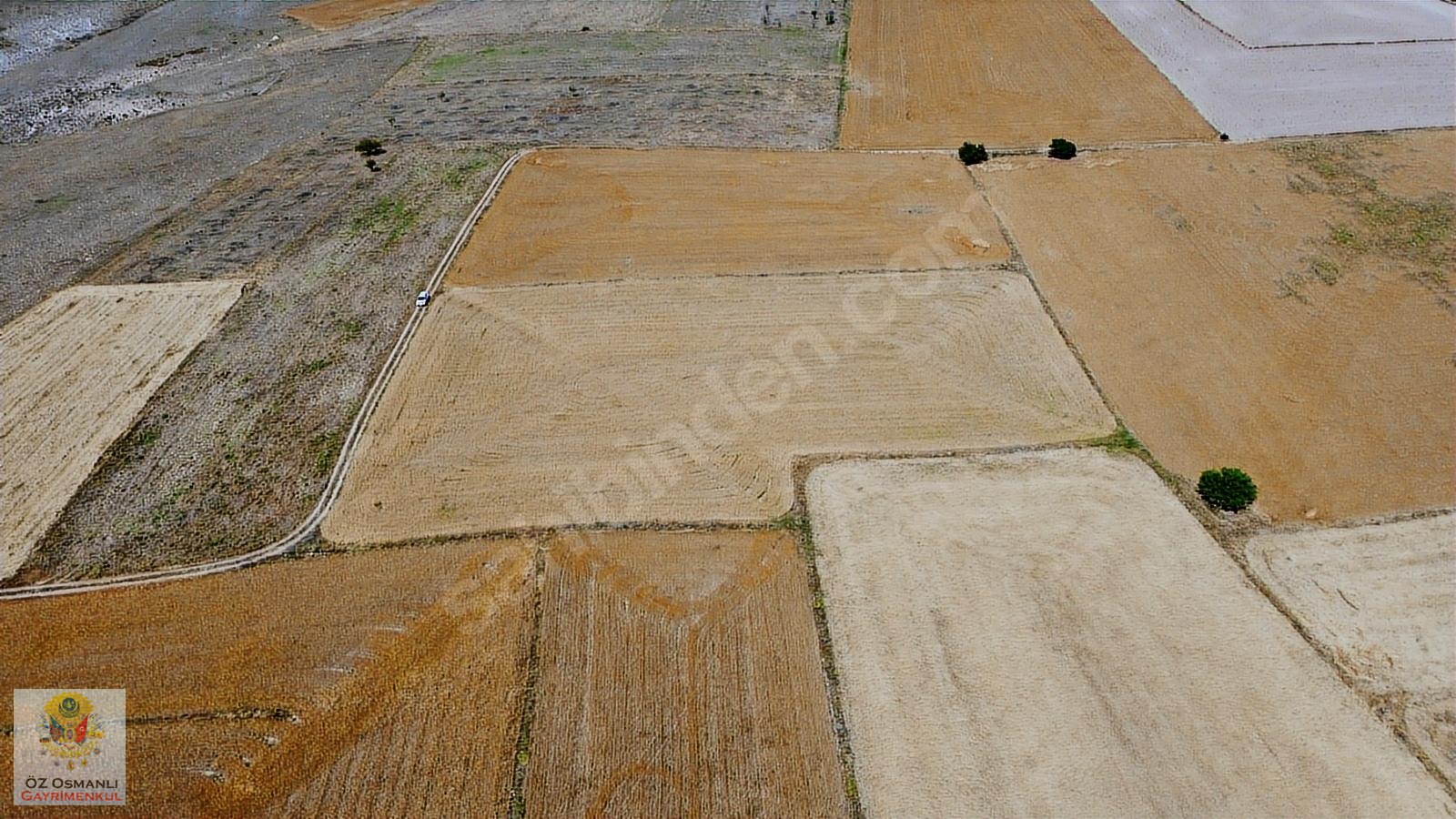 SULTANDAĞINDA 9.300 M2 KÖYE YAKIN SATILIK DÜZ TARLA - AFYONKARAHİSAR SULTANDAĞI fotoğraf 3