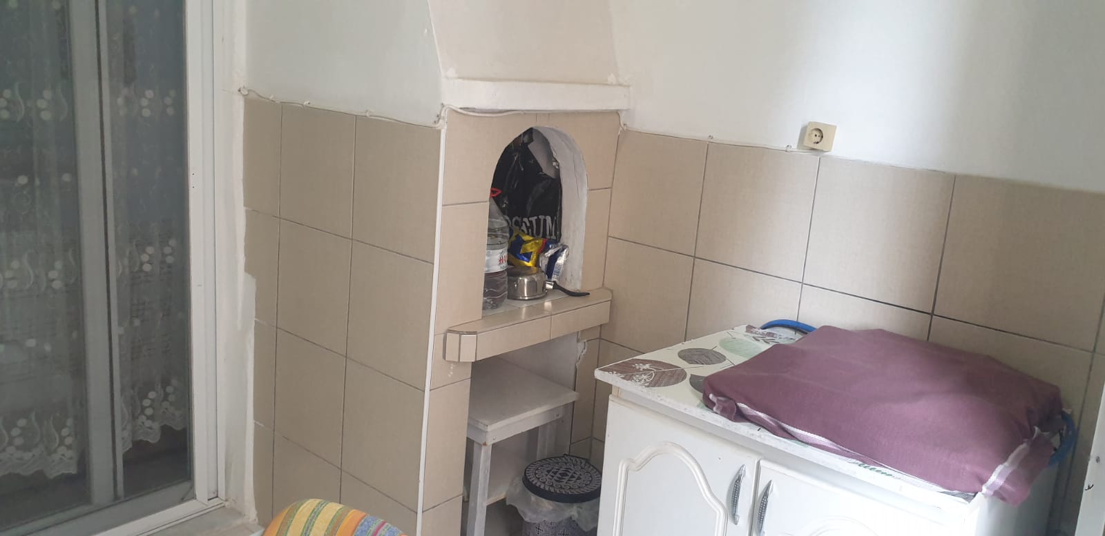 ATAKENT SUSANOĞLUNDA SAHİLE YAKIN SATILIK EŞYALI 1+1 DAİRE - MERSİN SİLİFKE fotoğraf 4