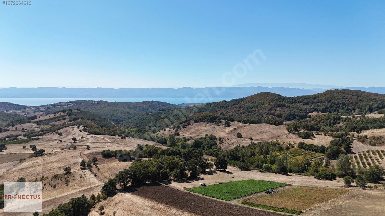 FULACIK MAH. RESMİ YOLA CEPHE GÖL MANZARALI 4985 M2 SATILIK ARSA - KOCAELİ KARAMÜRSEL fotoğraf 2