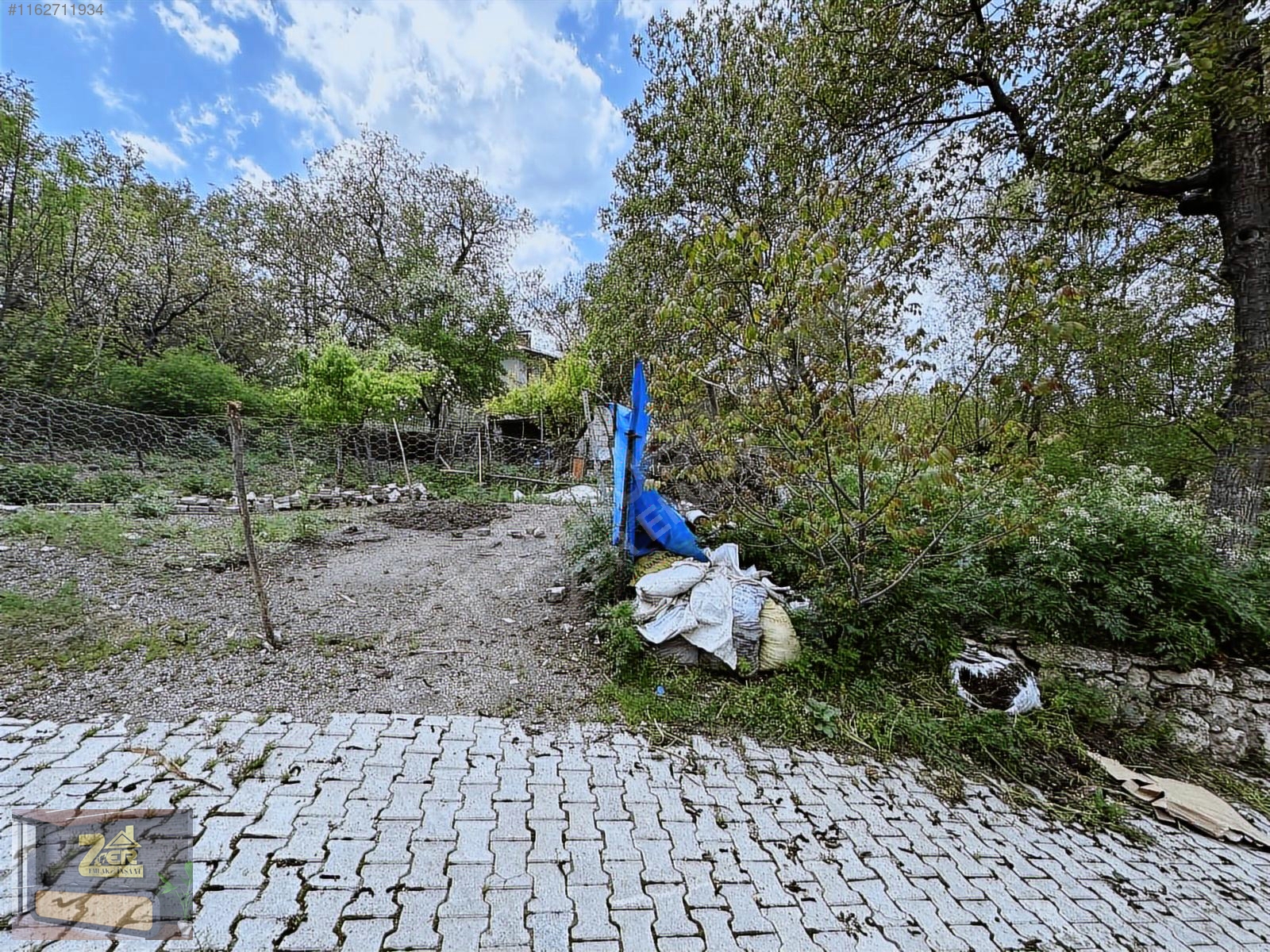 SATILIK EDREMİT ÇARŞI MERKEZDE VİLLALIK 5810M2 ARSA - VAN EDREMİT fotoğraf 5
