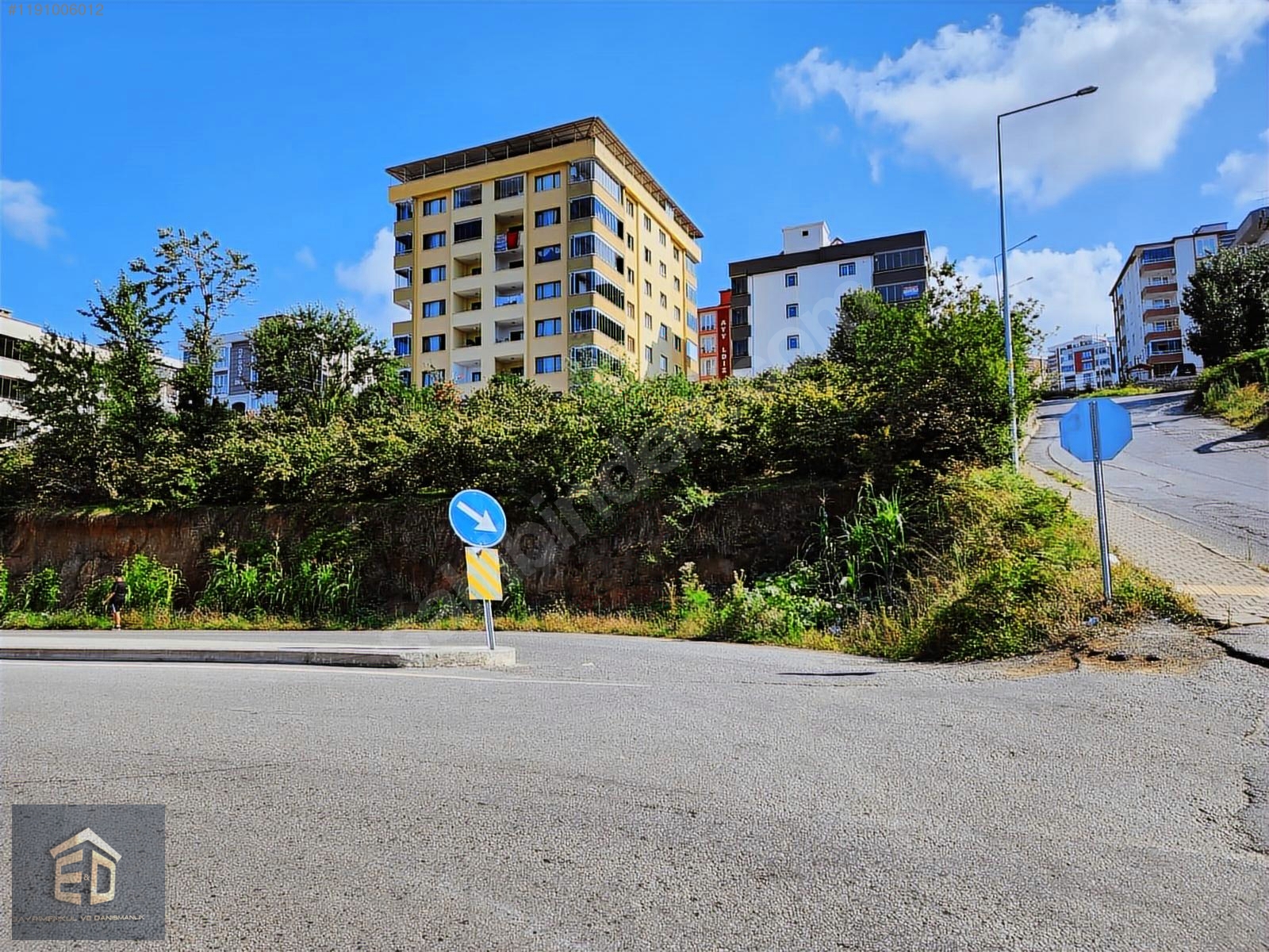 TRABZON PELİTLİ'DE APART YAPIMINA UYGUN MANZARALI İMARLI ARSA - TRABZON ORTAHİSAR fotoğraf 2