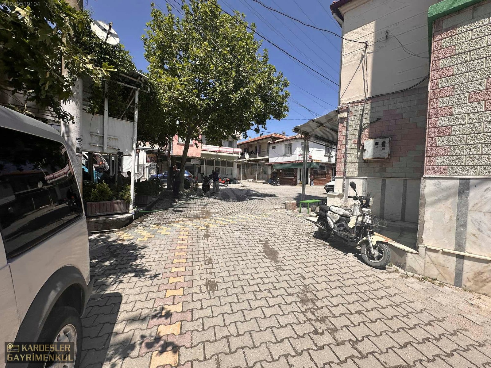 DEREKÖYDE SATILIK KÖY MERKEZİNDE ELEKTRİK SU AKTİF %50 İMARLI - MANİSA AKHİSAR fotoğraf 4