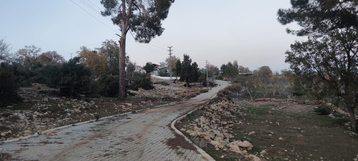 KARACA'DAN KOCAHAMZALI MAH. 838 m2 ARSA VE 2 ADET EV - MERSİN YENİŞEHİR fotoğraf 5