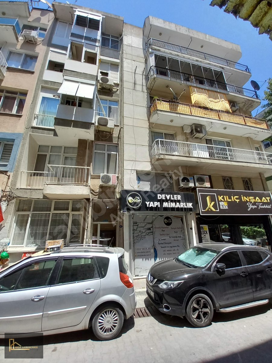 K.YAKA ÇARŞI YAKINI GENİŞ SOKAK ÇİTF CEPHE 2+1 75 M2 - İZMİR KARŞIYAKA fotoğraf 6