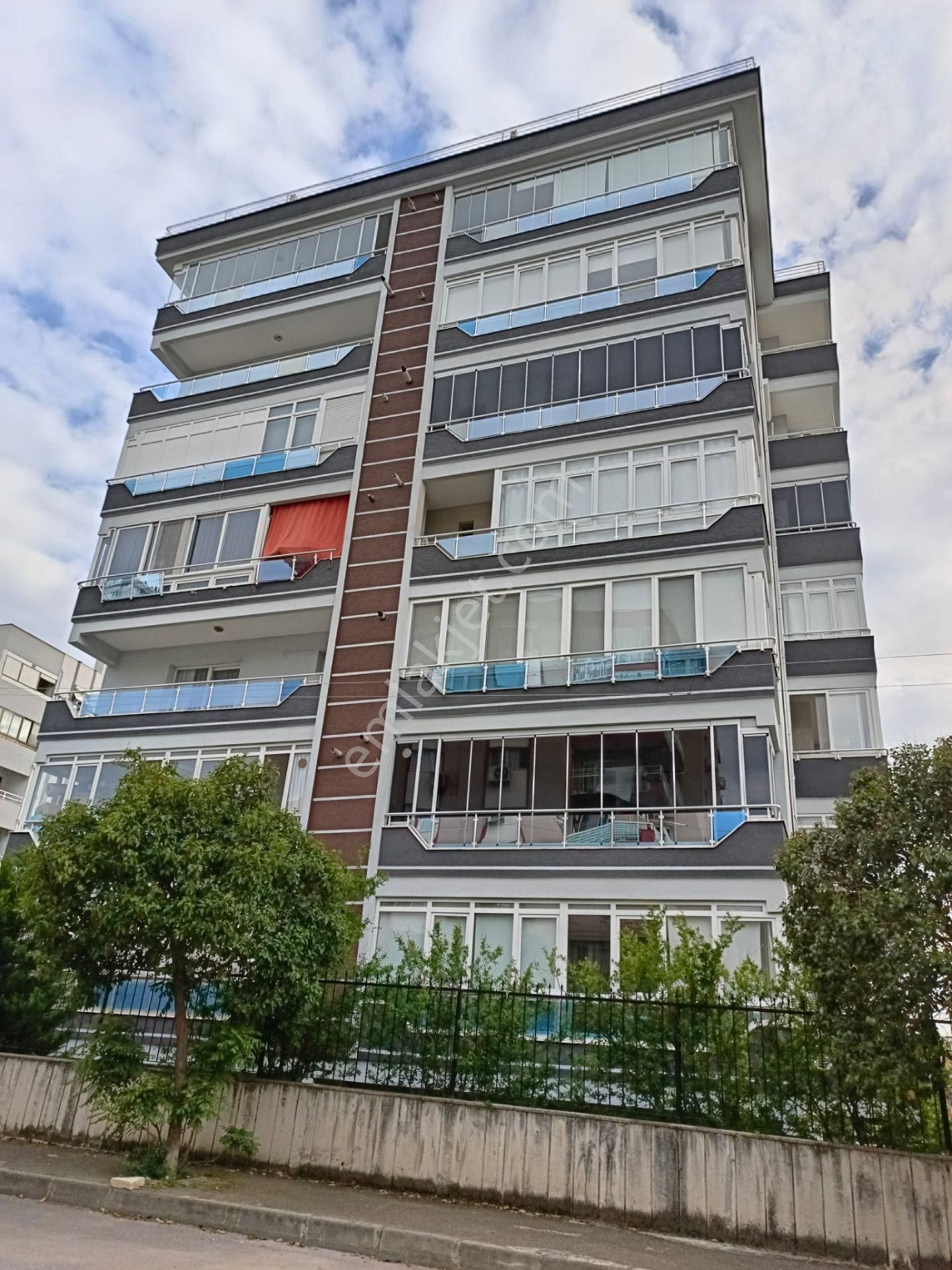 Yenigirne De Satılık Veya Kiralık Daire Ler - Müstakıl Evler - Binalar - İZMİR BAYRAKLI fotoğraf 3