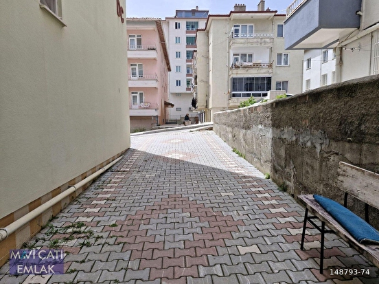 BAHÇELİEVLER MAHALLESİ MAHSUNİ ŞERİF PARKI YAKININDA GÜNEY CEPHELİ BAKIMLI DAİRE - ÇORUM MERKEZ fotoğraf 2
