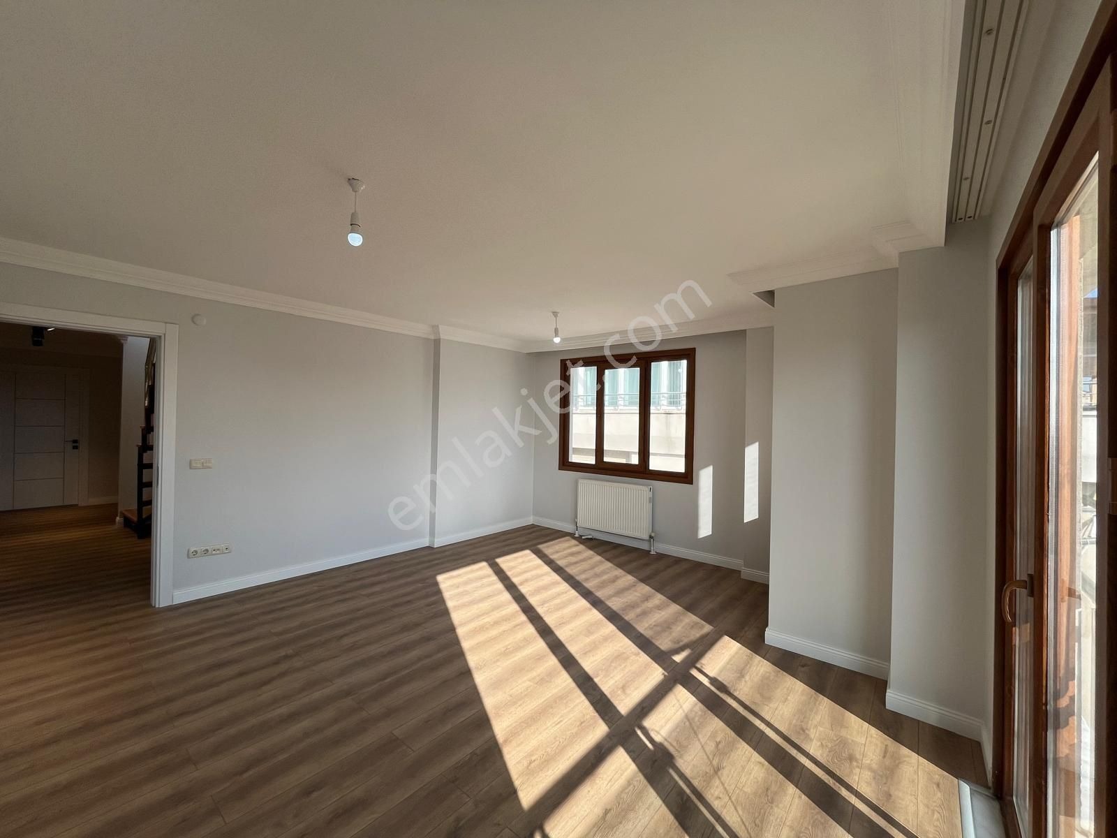 Baki Emlaktan Atalarda Geniş Dublexs 5+2 Daire - İSTANBUL KARTAL fotoğraf 5