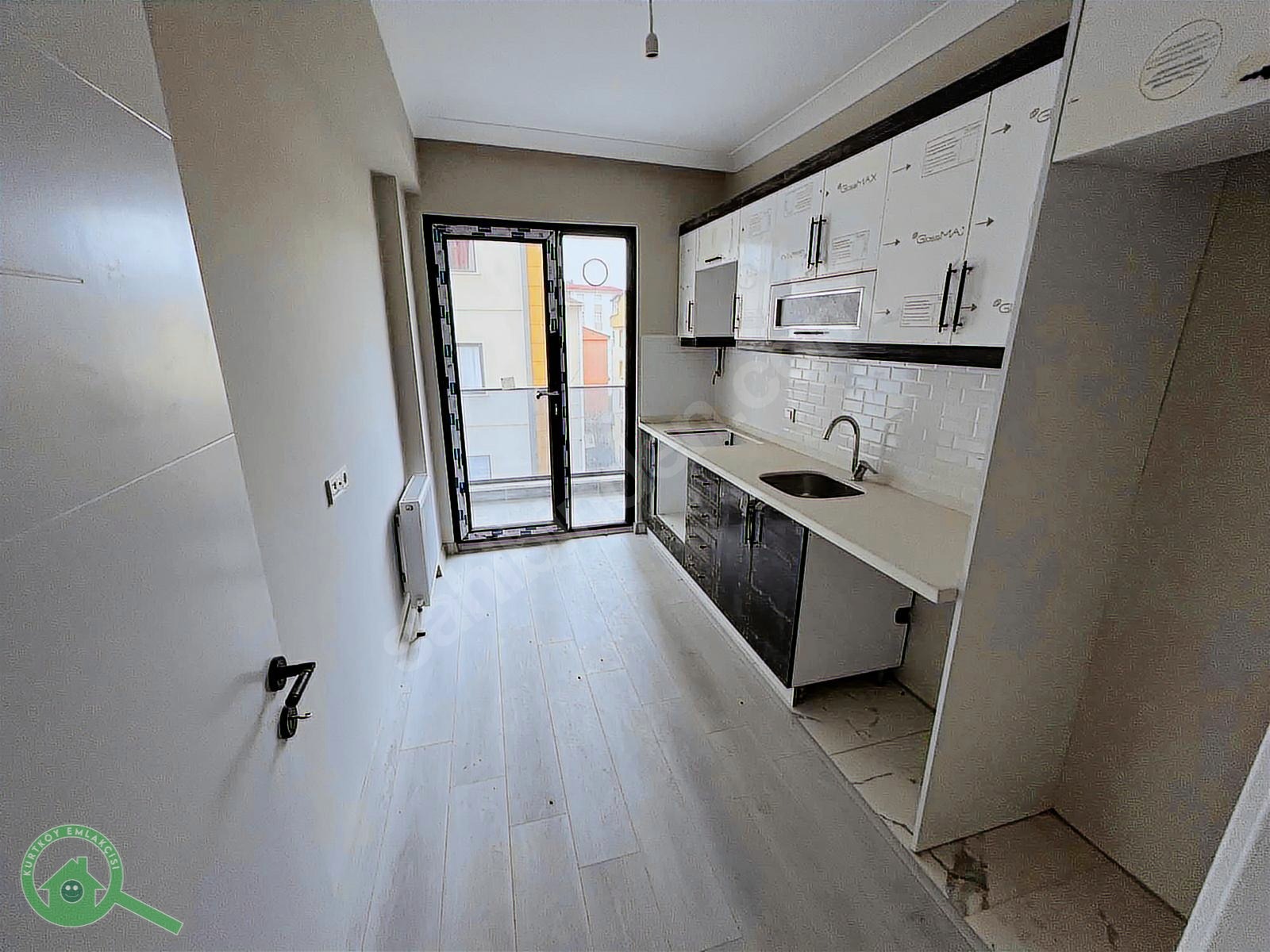 Pendik Çamçeşme'de Satılık 2+1 Kapalı Otoparklı Daire - İSTANBUL PENDİK fotoğraf 11