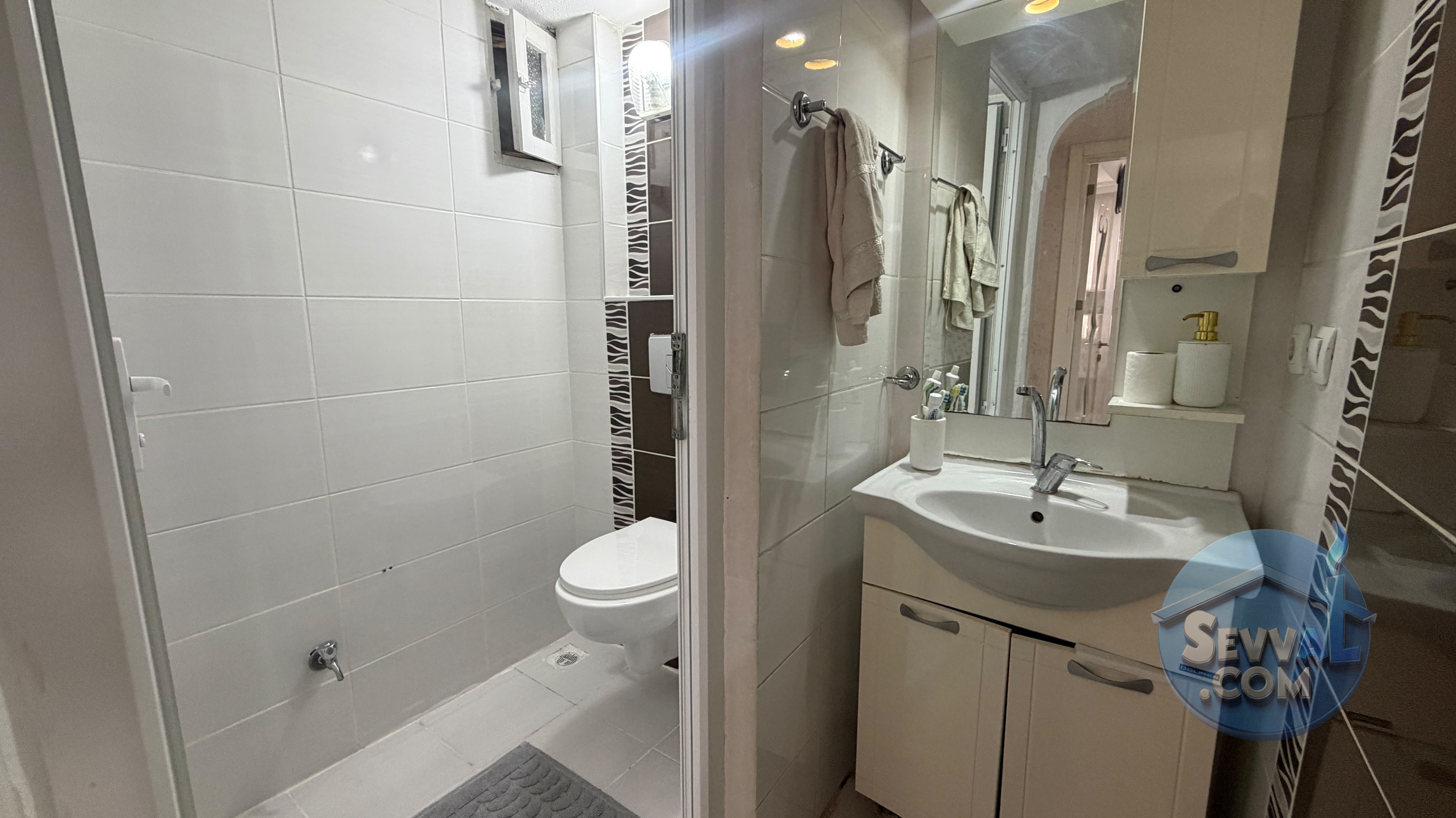 DEĞİRMENÖNÜ MAHALLESİ’NDE DENİZLİ LİSESİ YAKININDA SATILIK 2+1 DAİRE - DENİZLİ MERKEZEFENDİ fotoğraf 11